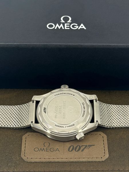 Omega Seamaster Diver 300m - James Bond Edition 210.90.42.20.01.001